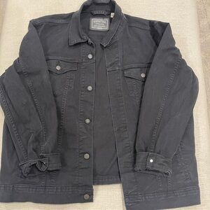 Levi’s Black Denium jacket size XL. Oversized!